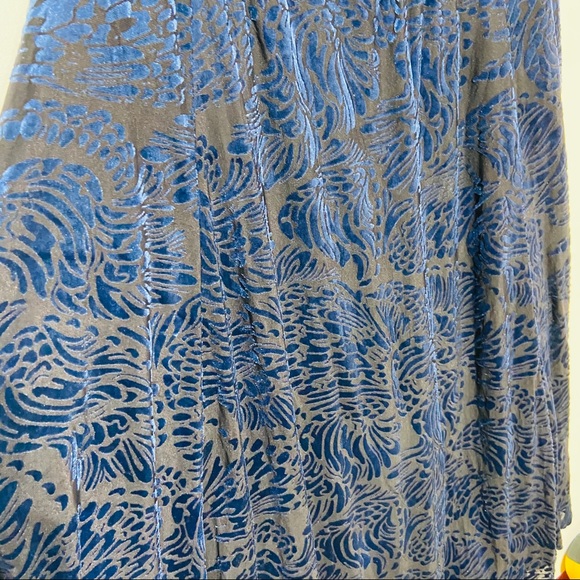 Torrid NAVY VELVET PRINTED V-NECK SKATER DRESS - Picture 7 of 11